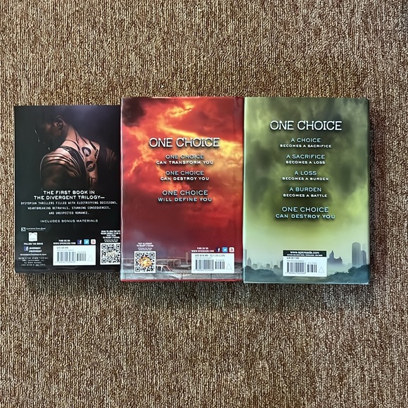 DIVERGENT Series Novels - Picture 3 of 3